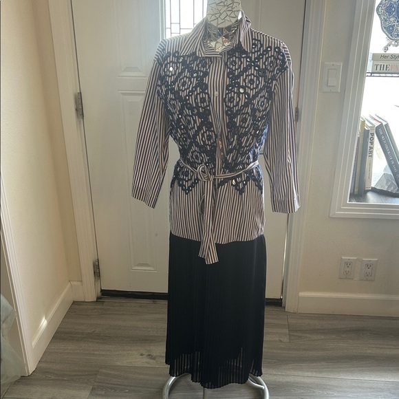 SANDRO Paris Josefine Pleated Evelet-lace midi Dress MSRP$515 - Picture 3 of 16